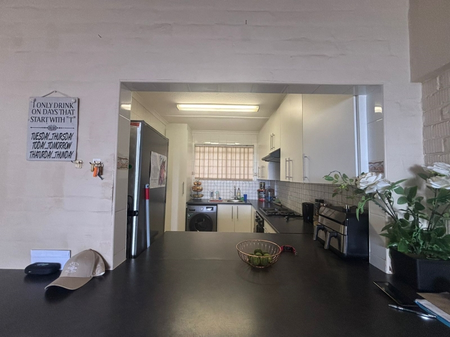 To Let 2 Bedroom Property for Rent in Humewood Eastern Cape